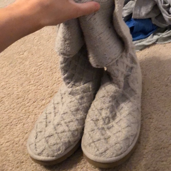 weaved uggs - Picture 2 of 4
